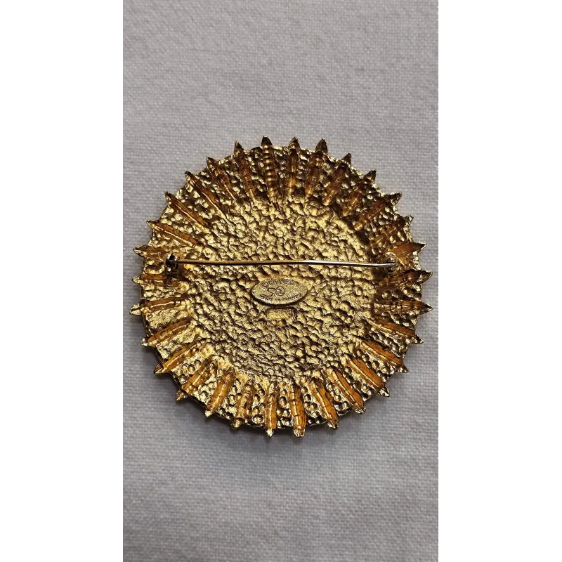 Chanel - Broche dorée