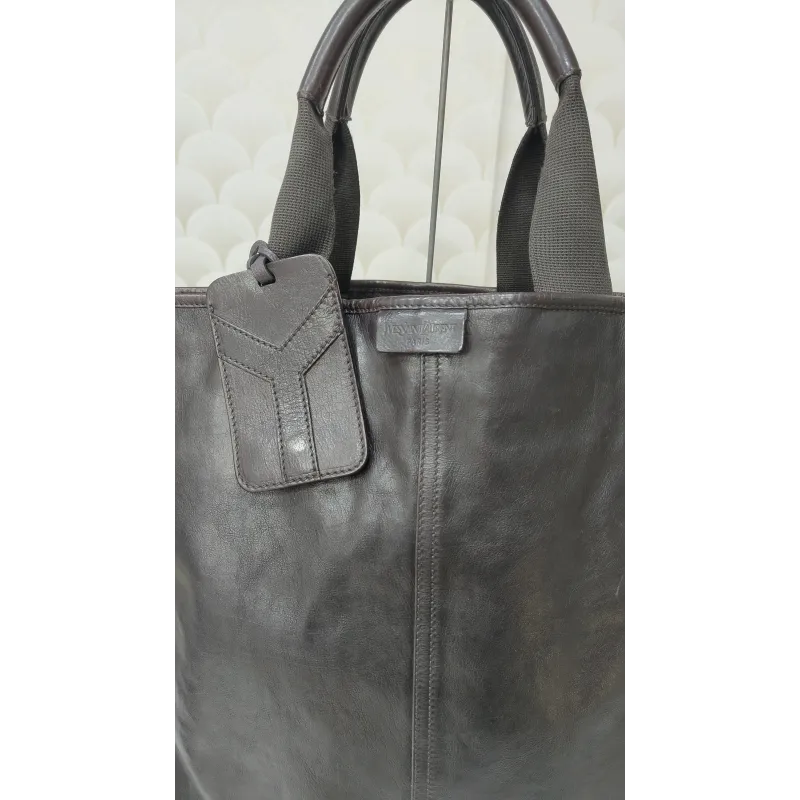 Yves Saint Laurent – Cabas en cuir brun