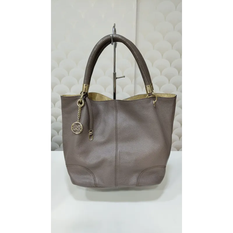 LANCEL – Sac seau en cuir grainé – Taupe