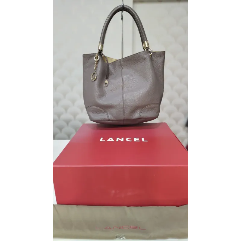 LANCEL – Sac seau en cuir grainé – Taupe