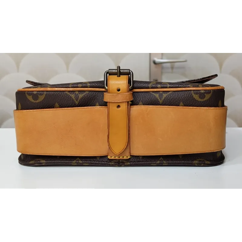 LOUIS VUITTON – Cartouchière – Monogram – Bandoulière réglable