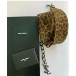 Ceinture en cuir et métal