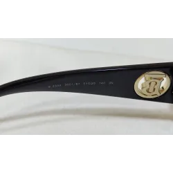 Burberry - Lunettes oversize
