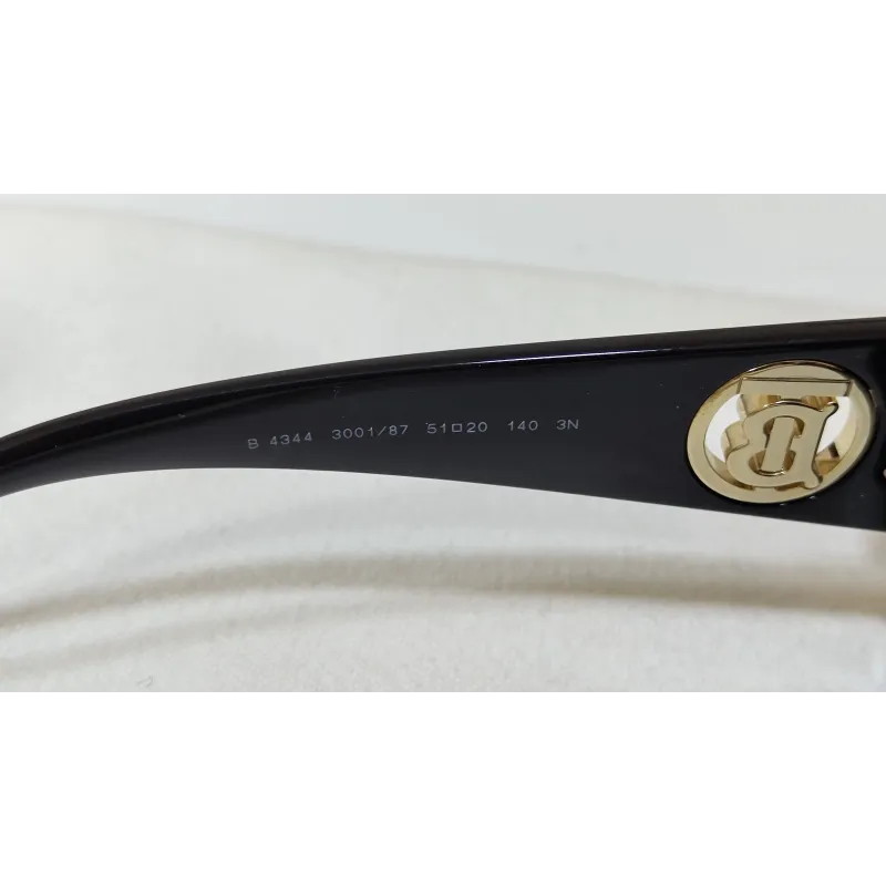 Burberry - Lunettes oversize