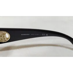 Burberry - Lunettes oversize