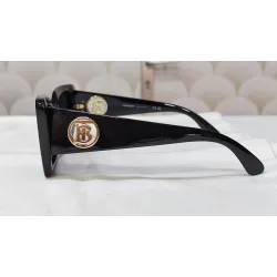 Burberry - Lunettes oversize
