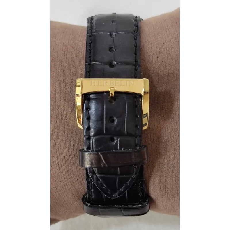 Michel Herbelin – Montre rectangulaire dorée