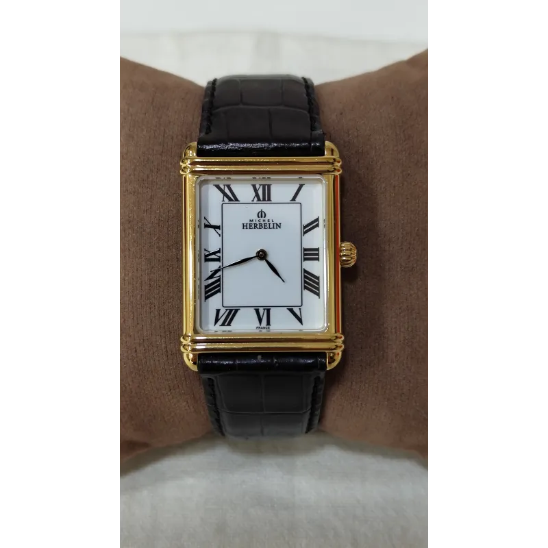 Michel Herbelin – Montre rectangulaire dorée