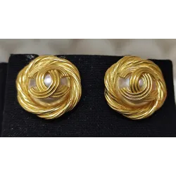 Chanel – Boucles d’oreilles vintage dorées