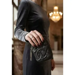 Chanel - Mini pochette en cuir