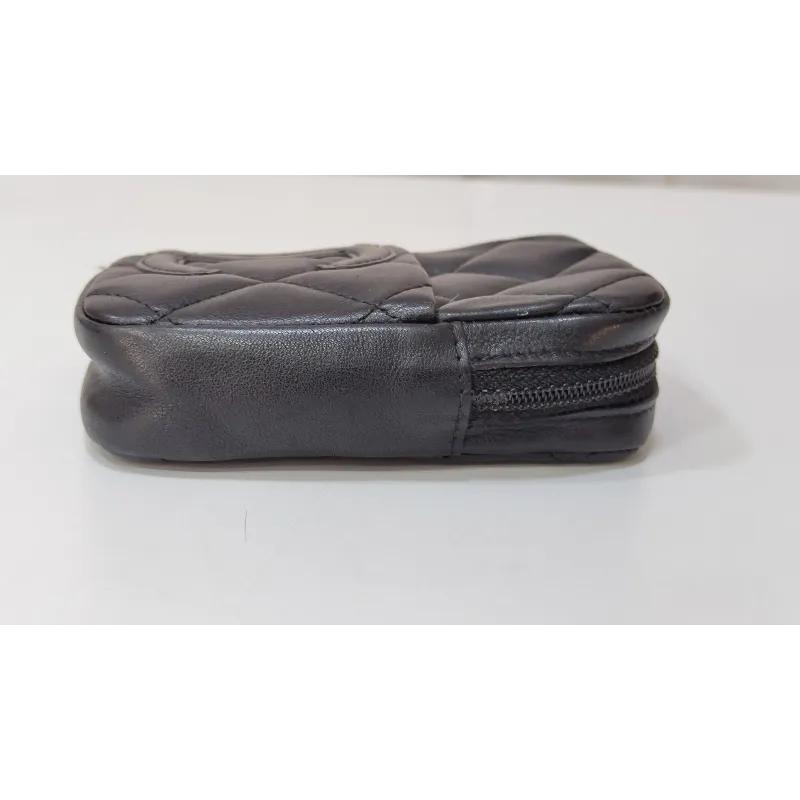 Chanel - Mini pochette en cuir