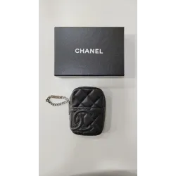 Chanel - Mini pochette en cuir