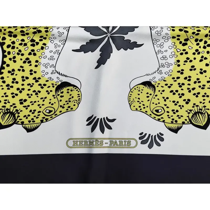 Hermès  - Carré 90 "Les Léopards"