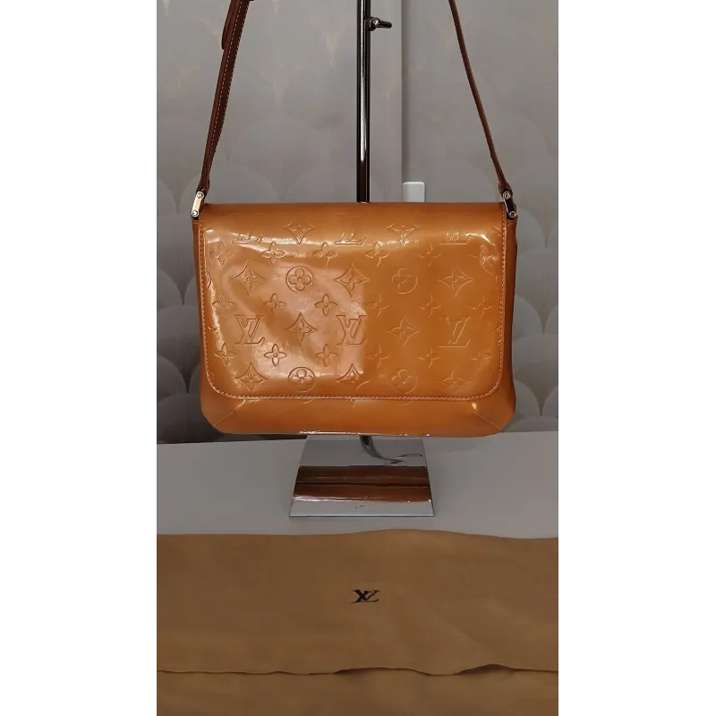 Louis Vuitton - Sac à main en cuir verni Thompson