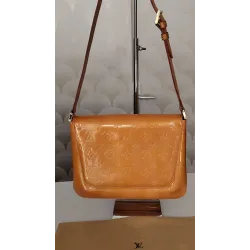 Louis Vuitton - Sac à main en cuir verni Thompson