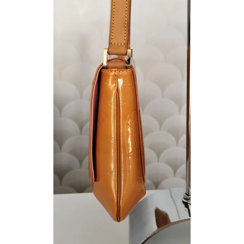 Louis Vuitton - Sac à main en cuir verni Thompson