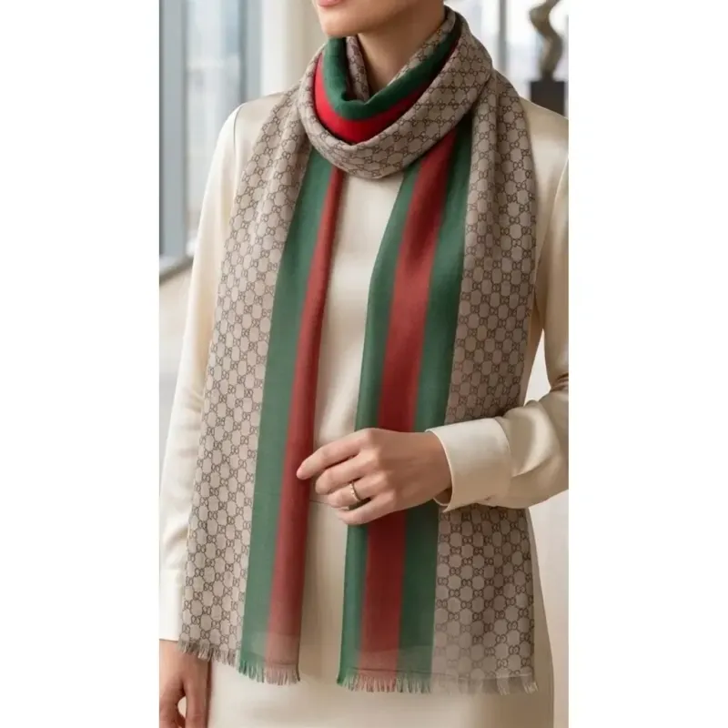 Gucci - Echarpe en soie