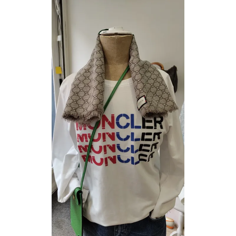 Gucci - Echarpe en soie