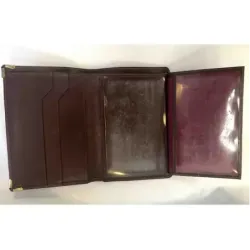 Porte-cartes / feuille en cuir bordeaux et bordures en métal doré