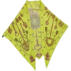 Foulard pointu