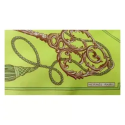 Foulard pointu