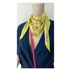 Foulard pointu