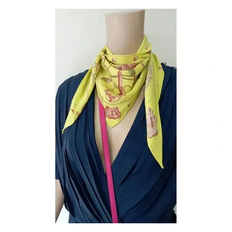 Foulard pointu