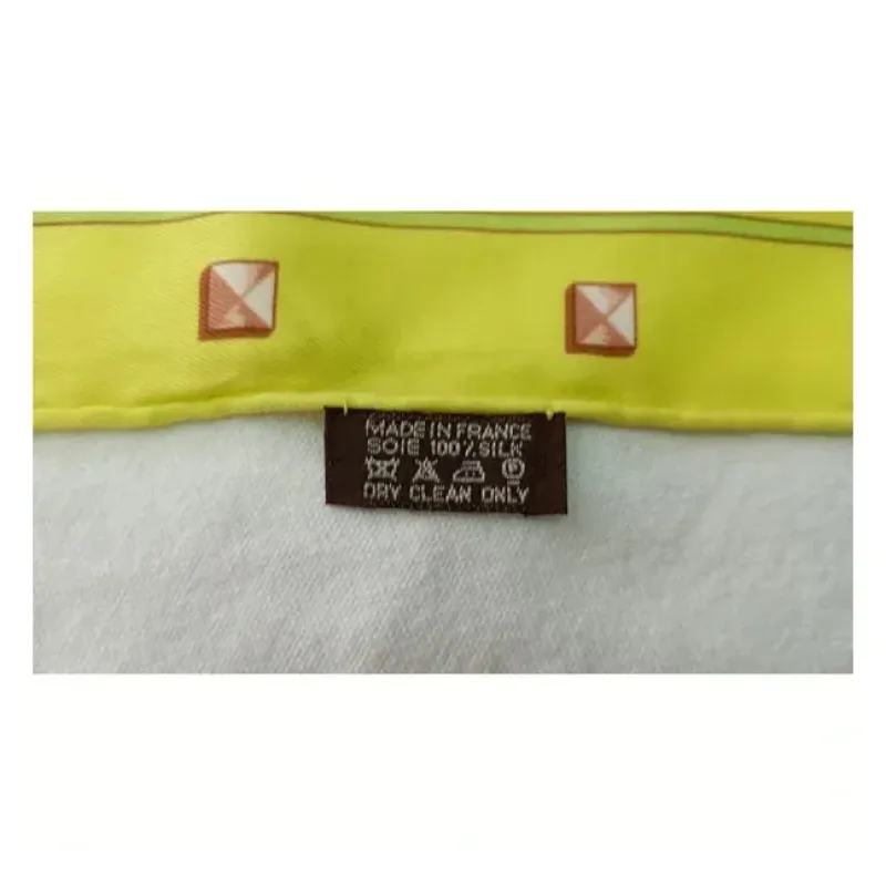 Foulard pointu