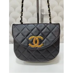 Sac Chanel Demi-Lune (Half Moon) Vintage
