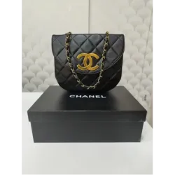 Sac Chanel Demi-Lune (Half Moon) Vintage