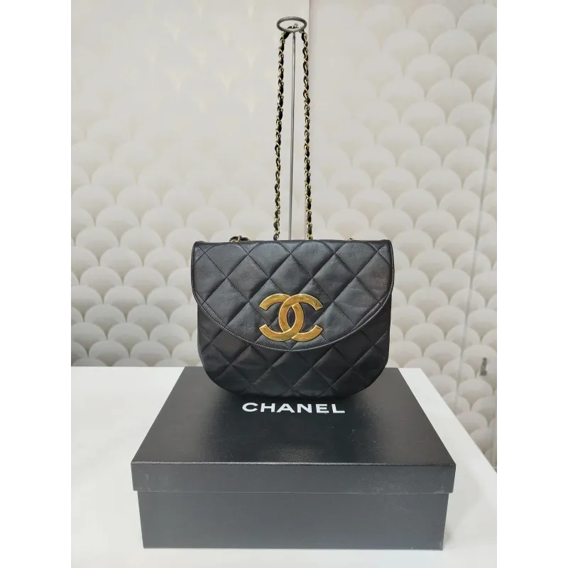 Sac Chanel Demi-Lune (Half Moon) Vintage