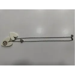 Collier Burberry avec montre pendentif cœur