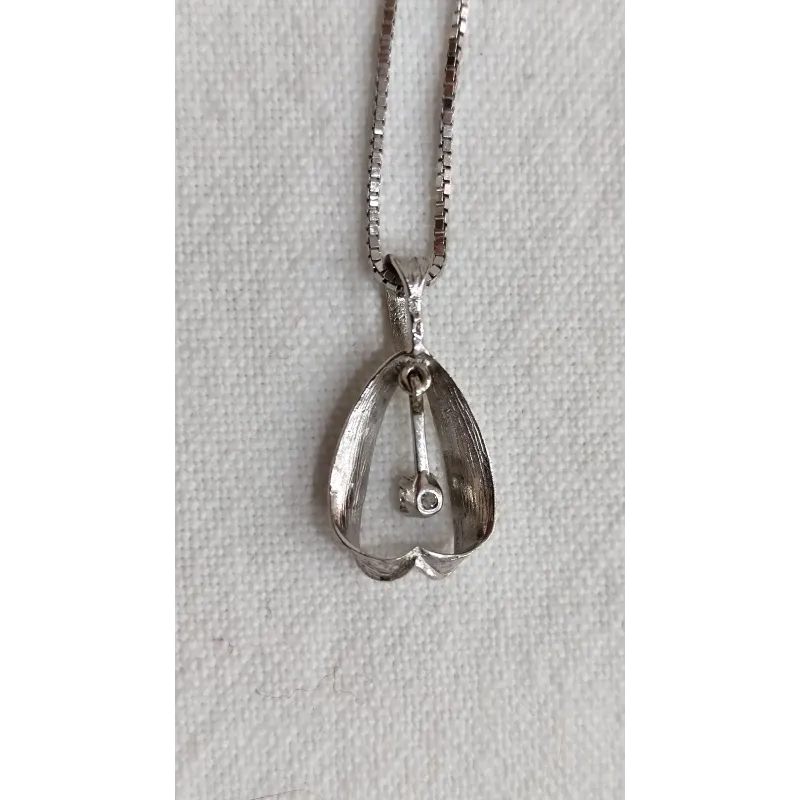 Collier en or blanc et diamant