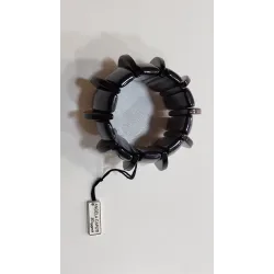 Angela Caputi – Bracelet large en résine noire